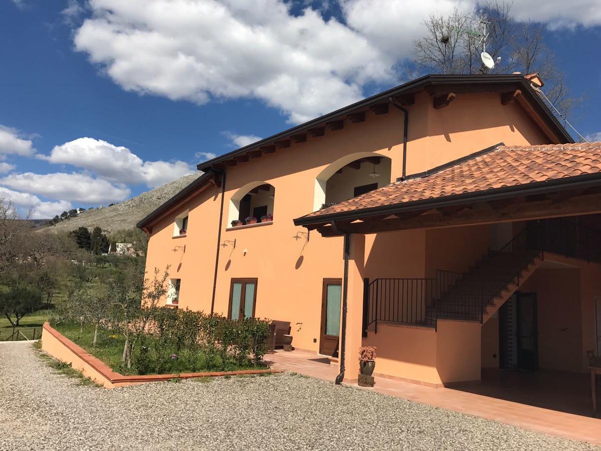 Agriturismo L'Ulivo Padula Exterior photo